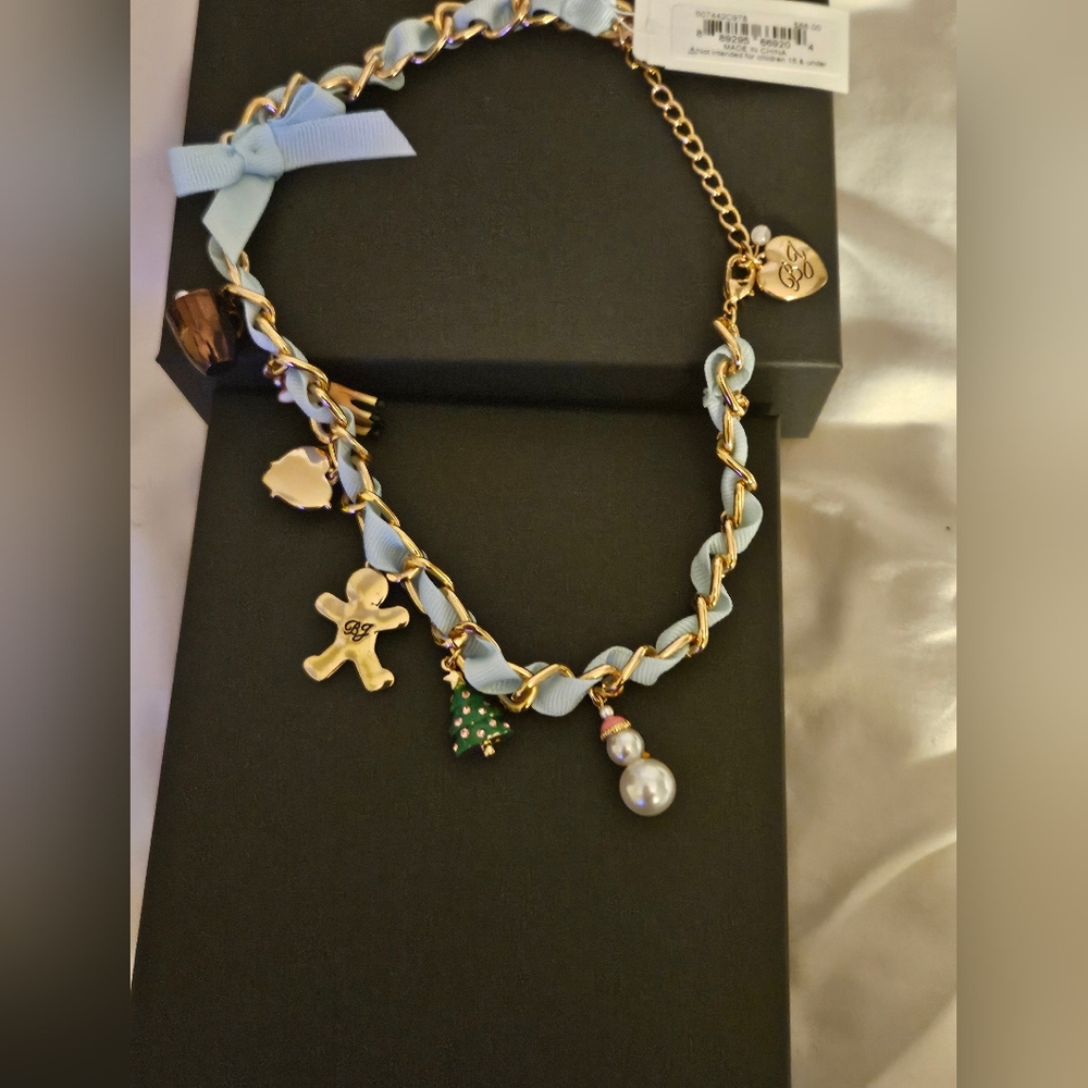 Betsey Johnson Christmas charm necklace - Picture 5 of 5